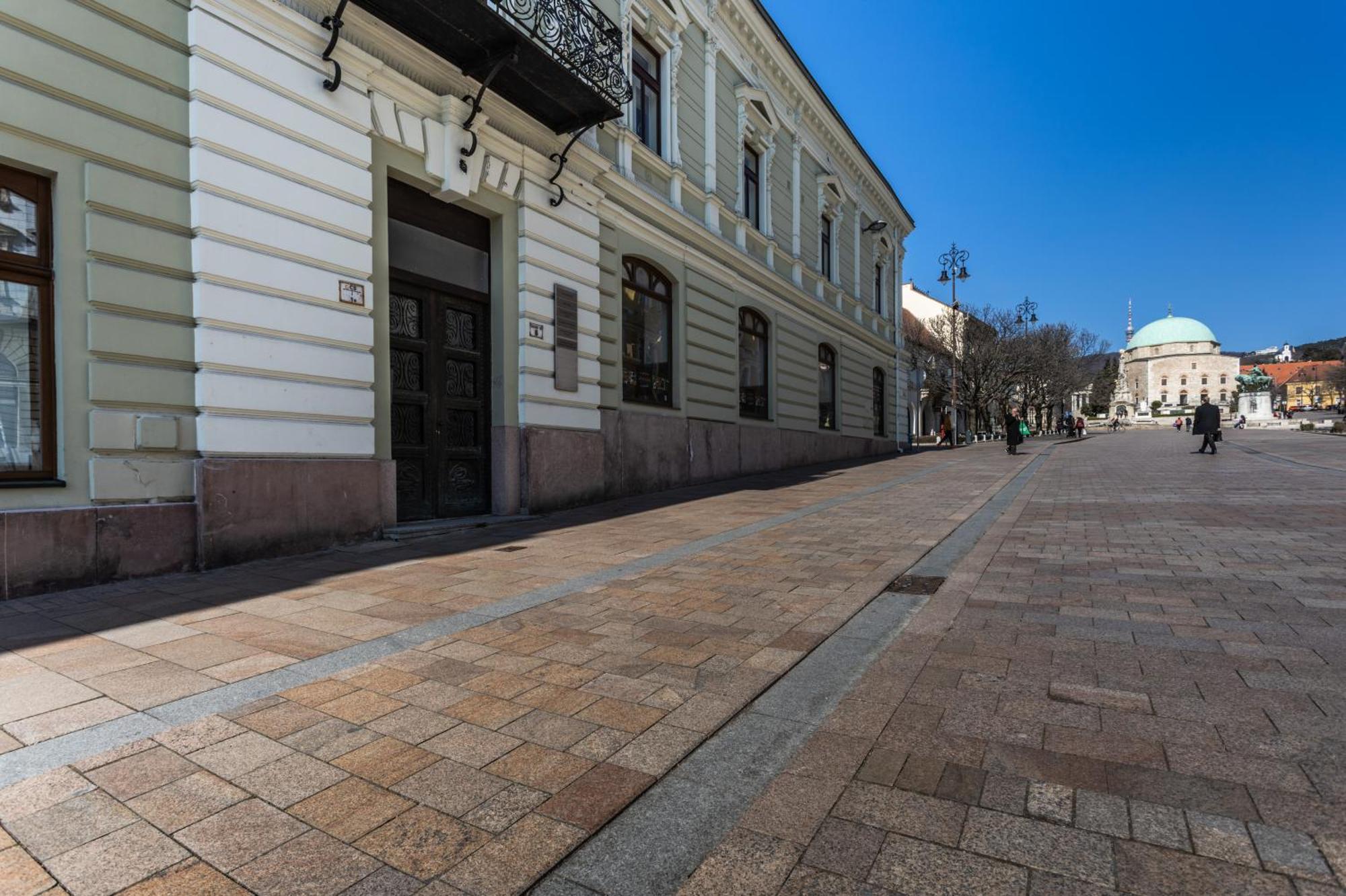Szechenyi Apartment - Free Private Parking Pecs Exterior photo
